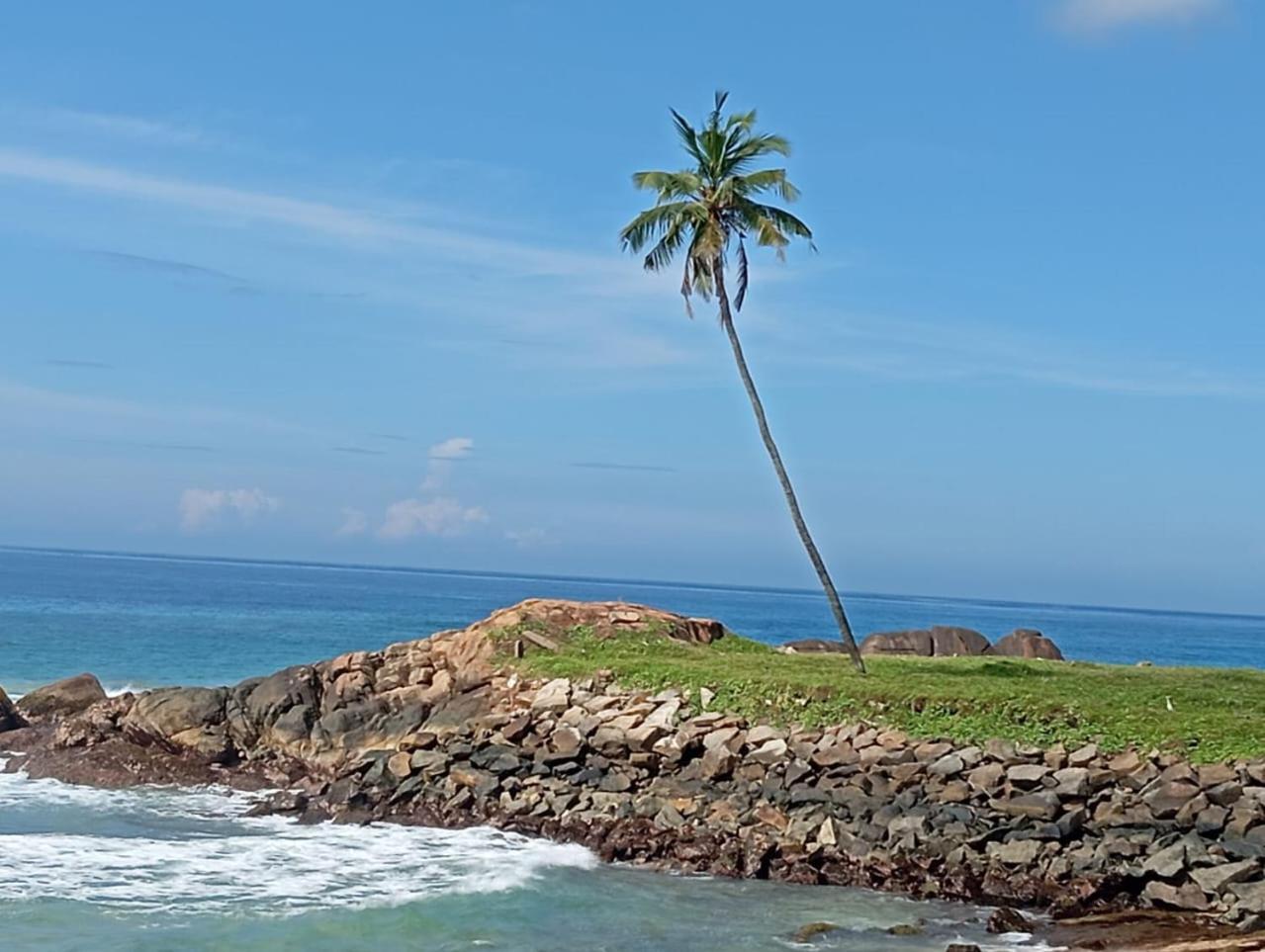Sunset Beach Villa Ґалле Екстер'єр фото
